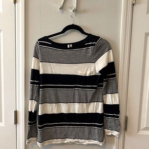 Banana Republic The Signature Tee long sleeve shirt